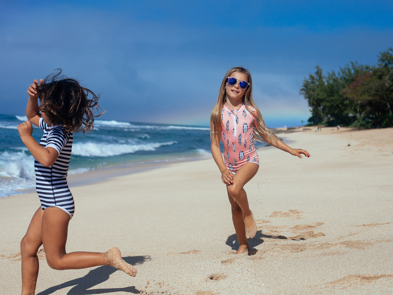 beach-and-bandits-flamingo-feather