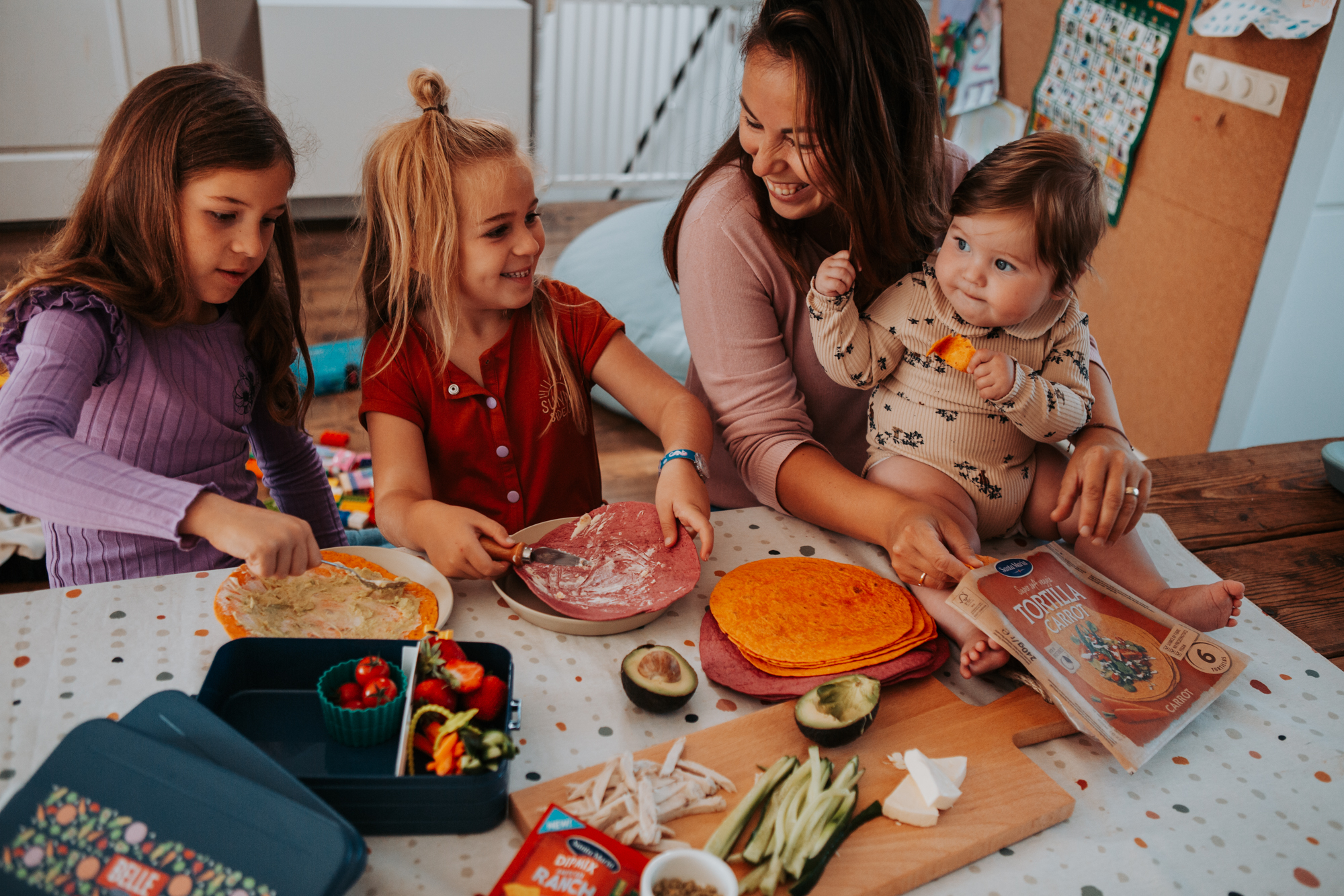 'Back to school' lunchbox idee: ‘’sushi’’ tortilla met groenten!